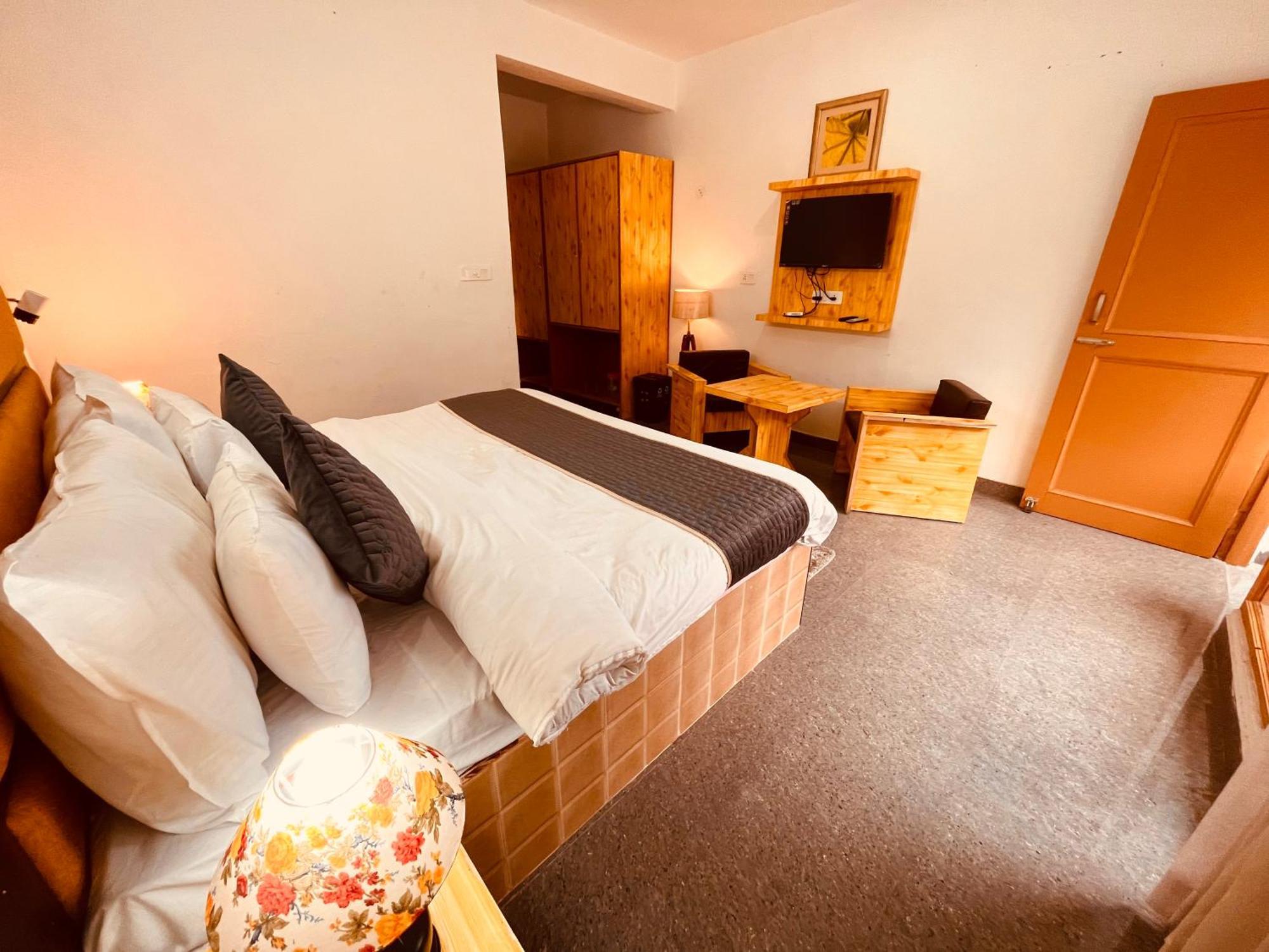Himalayan Hill Queen Resort, Manali M98160-43400 Dış mekan fotoğraf